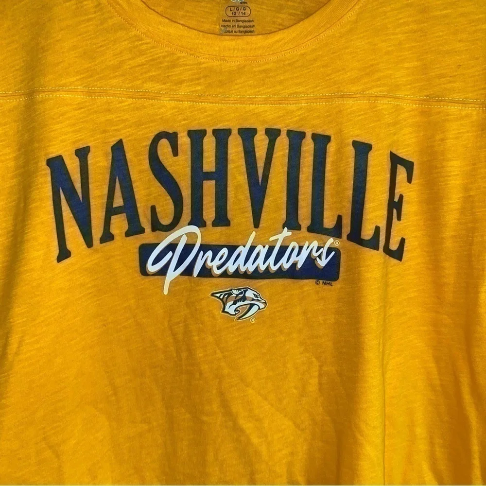 NHL Nashville Predators Women’s Large Yellow Graphic Tee Hockey Shirt NWT - Picture 3 of 6